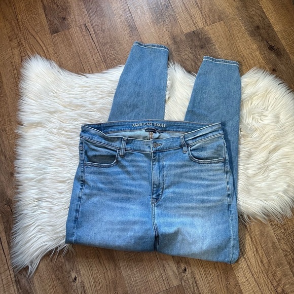 AMERICAN EAGLE High-Rise Jegging - Picture 2 of 6